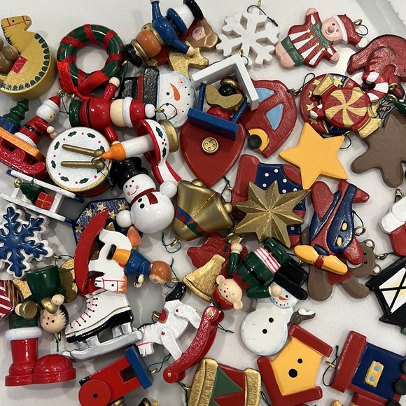 Wooden ornament, bundle - Picture 2 of 3